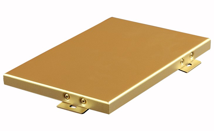 氟碳鋁單板介紹------------------------  氟碳鋁單板作為幕墻的一種形式，多用于作墻體 蔽護和不采光的墻壁，代替馬賽克和一般噴沙外墻。鋁單板幕墻 作為鋁單板幕墻的一種，以其質地輕，強度好的物點在高層建筑的作用上有優(yōu)勢，由于高層建筑時刻受到各種荷載的作用，所受風壓大，馬賽克容易脫落，硬度不強 的幕墻材料會因為大的風壓而變形。高層建筑作為幕墻使用大戶，鋁單板幕墻基于它獨特的優(yōu)勢而得以大量使用    ◆色彩艷麗，久經耐用、不褪色，  ◆環(huán)保、防火、防潮，  ◆品種多元化，圖案，色彩可以根據用戶要求定做，  ◆ 良好的平整性、防潮性和抗油性  ◆ 非常出色的耐腐蝕性，抵抗潮濕環(huán)境、紫外線  ◆ 無懈可擊的防火、防潮功能及耐腐蝕性功能，吸音、隔熱性能好，具有完美的吸音效果  ◆ 鋁網板結構精巧，拼接無縫，可保持二十年不變色；  ◆ 無毒無味，環(huán)保，可回收     01.jpg  氟碳鋁安裝工藝------------------------   1、施工前，對照鋁板幕墻的骨架設計，復檢主體結構的質量。因為主體結構質量的好壞，對幕墻骨架的排列位置影響較大。特別是 墻面垂直度，平整度的偏差，以及外墻洞口位置，將會影響整個幕墻的水平位置。  2、詳細核查施工圖紙和現場實測尺寸，以確保設計加工的完善。  3、鋁板幕墻依靠腳手架進行施工，根據幕墻骨架設計圖紙規(guī)定的高度和寬度，搭設施工雙排腳手架。腳手架距墻面不小于50cm，以方便施工。  4、外墻面底層抹灰施工完畢，并檢查驗收合格  02.jpg  氟碳鋁單板應用案例------------------------    1bdd513271e595e9.jpg